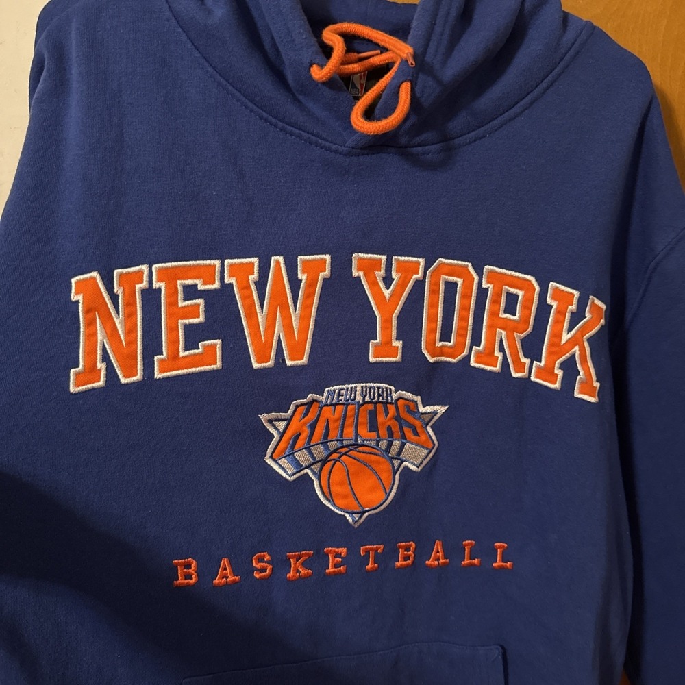 NBA UNK New York Knicks Hoodie Blue Embroidered Basketball Sweatshirt size Large - Picture 6 of 16